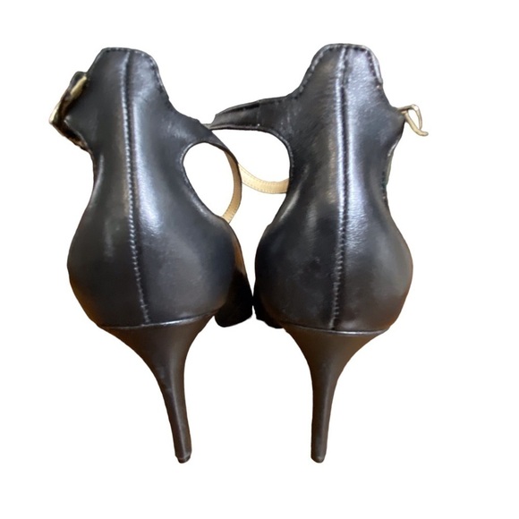 VINCE CAMUTO BLACK ANKLE STRAP HEELS - Picture 4 of 4